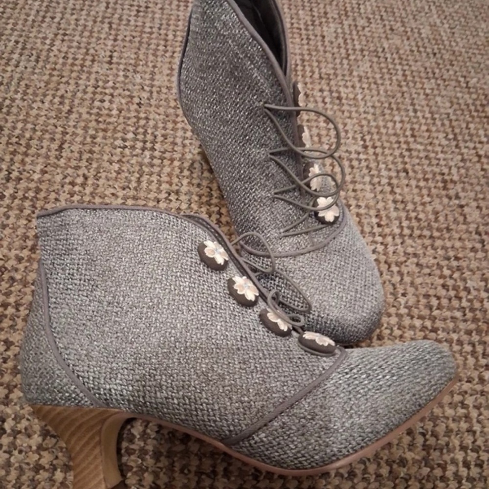 Joe Browns Textured Gray Lace-Up Boots